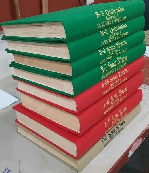 Livros de registro encadernados, catalogados por acervo